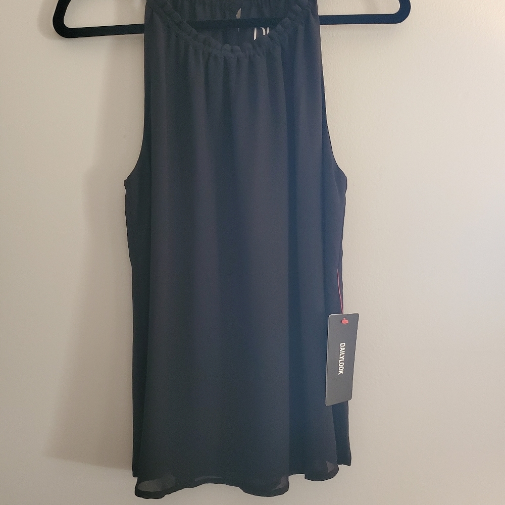 🍋 3 for $15! NWT Black Halter Top